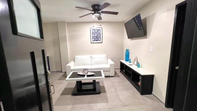 Luxury Condo Downtown ロサリト エクステリア 写真