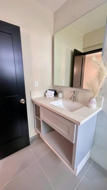 Luxury Condo Downtown ロサリト エクステリア 写真