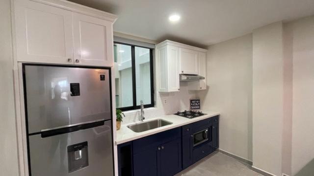 Luxury Condo Downtown ロサリト エクステリア 写真
